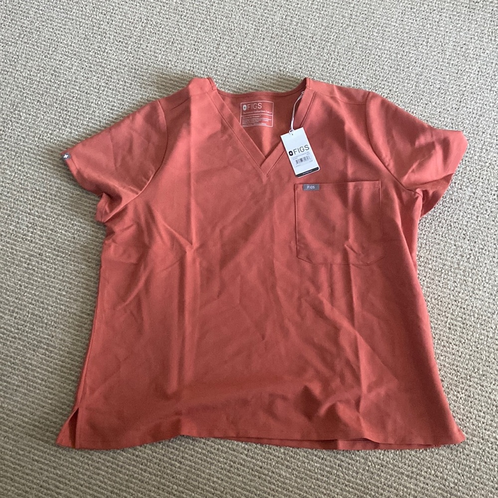 Figs scrub top